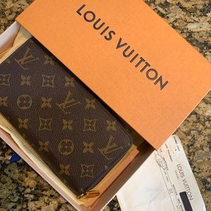 Louis Vuitton Zippy Wallet